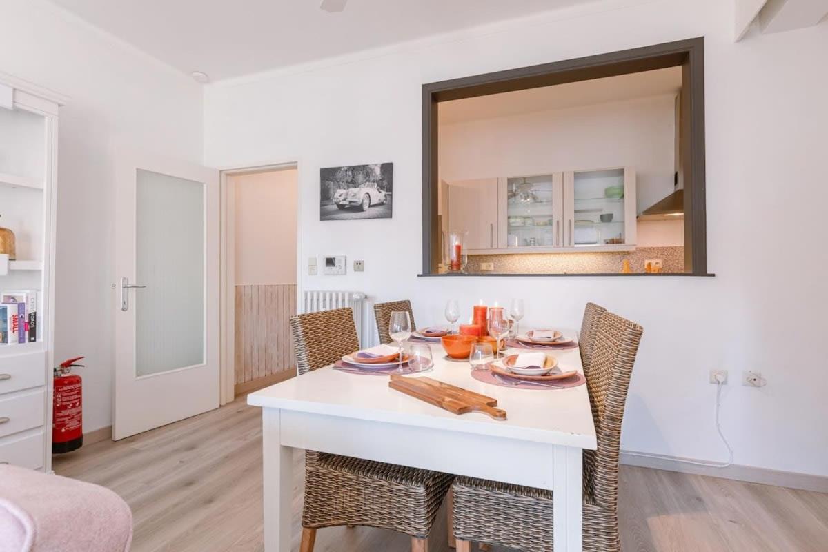 Huswell - Beautiful And Spacious Studio With Side Seaview Кноке-Хайст Екстериор снимка