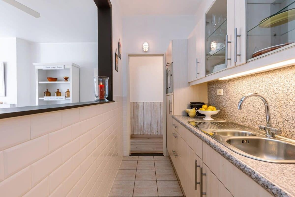 Huswell - Beautiful And Spacious Studio With Side Seaview Кноке-Хайст Екстериор снимка